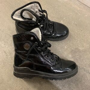 Olang spoke black booties